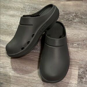 NWT OOFOS Unisex Dark Gray Slip-On Clogs Women’s Size 9/Men’s Size 7